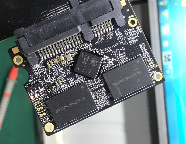 惠普S700固态硬盘电脑打不开修复 图2